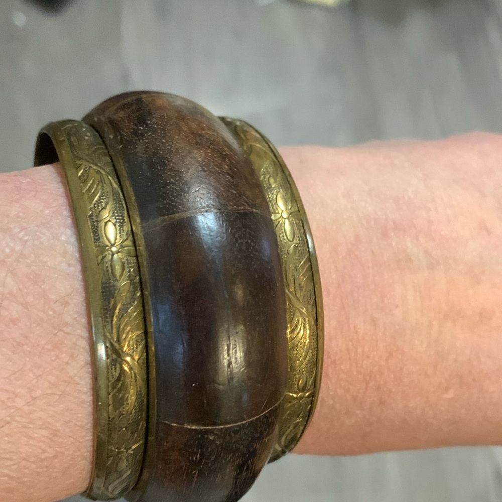 Beautiful bracelet nice detailing